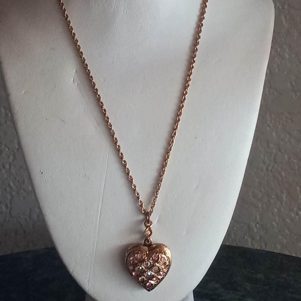 photo locket💕 necklace  1928